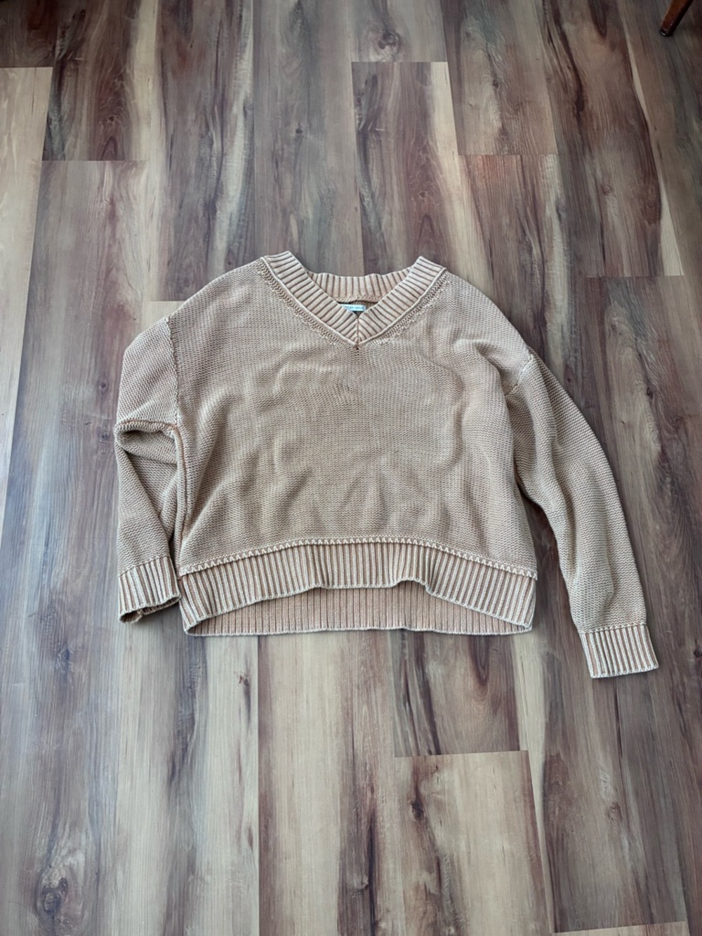American Eagle Outfitters V-Neck Boxy Sweater - Tan